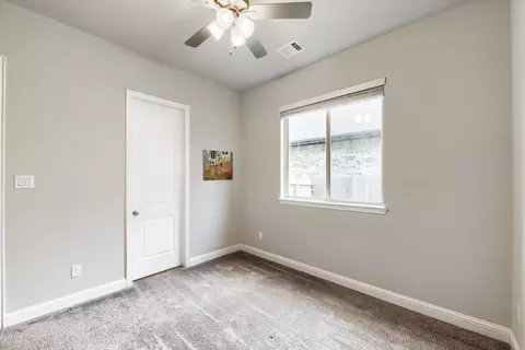 Bedroom - 17071 Easter Lily Dr, Conroe, TX 77385 photo 5 of 5