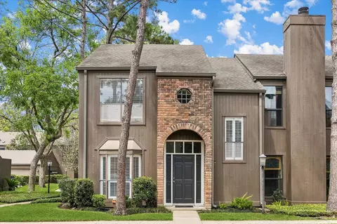 701 Bering Dr #1201, Houston, TX 77057