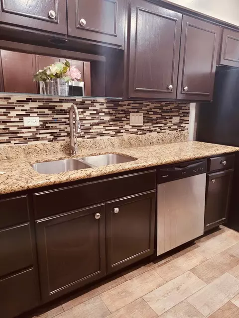 7934 Leonora St, Houston, TX 77061