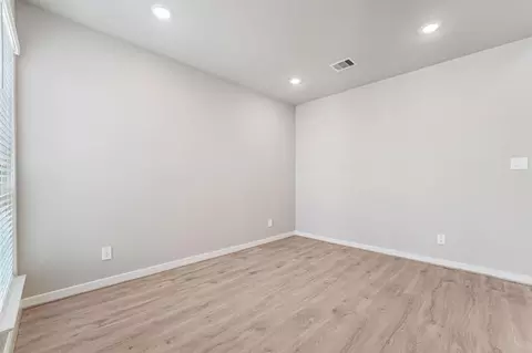 Living - 2803 Clapbread Ln, Rosenberg, TX 77471 photo 4 of 11
