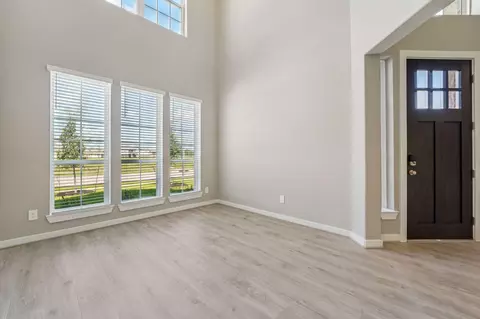 Living - 2803 Clapbread Ln, Rosenberg, TX 77471 photo 6 of 11