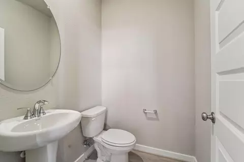 Bath - 2803 Clapbread Ln, Rosenberg, TX 77471 photo 1 of 5