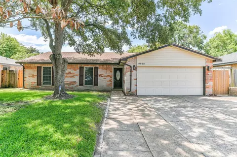 9902 Wren St, La Porte, TX 77571