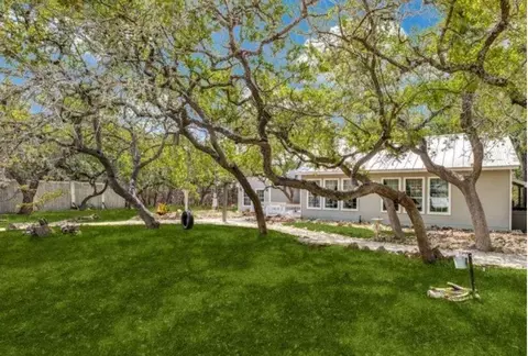 950 Eden Estates Dr, New Braunfels, TX 78132