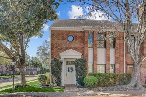 702 Augusta Dr #702, Houston, TX 77057