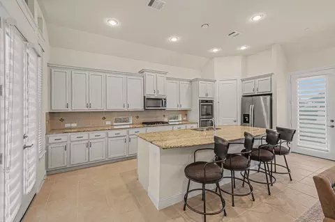Kitchen - 7434 Kearney Hill Ln, Spring, TX 77389 photo 3 of 4