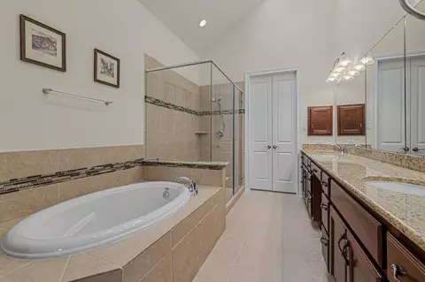 Bath - 7434 Kearney Hill Ln, Spring, TX 77389 photo 1 of 4