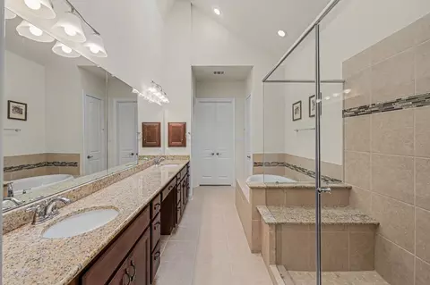 Bath - 7434 Kearney Hill Ln, Spring, TX 77389 photo 2 of 4