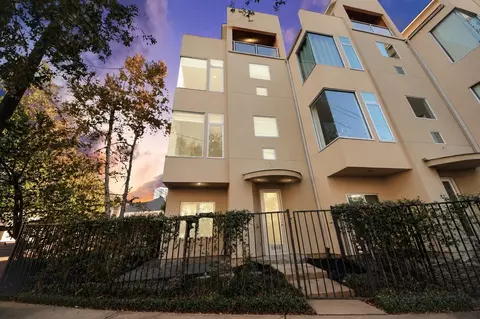 1610 Calumet St, Houston, TX 77004