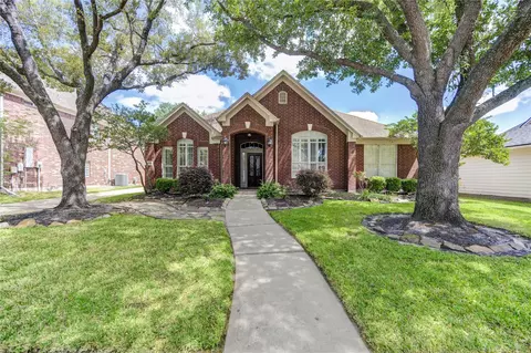 11826 Canyon Mills Dr, Houston, TX 77095