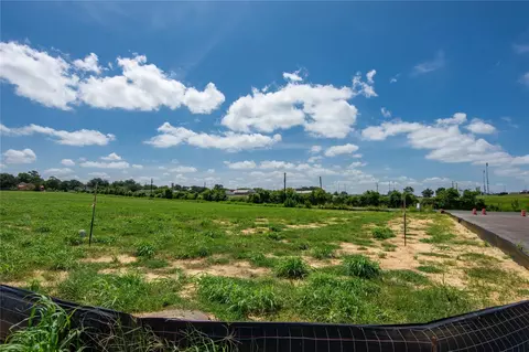 513 Trend View Dr, Weimar, TX 78962 photo 3
