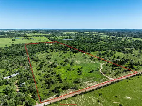 2839 Schoenst Rd, Carmine, TX 78932