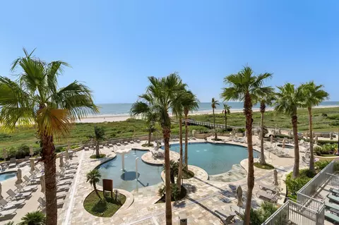 801 E Beach Dr #TW2606, Galveston, TX 77550