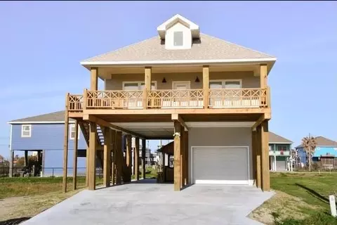 978 Tidelands Dr, Port Bolivar, TX 77650
