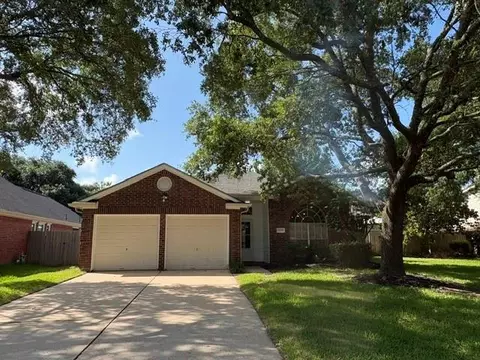12007 Viola Ct, Pinehurst, TX 77362