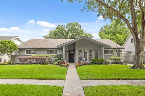 5743 Braesheather Dr, Houston, TX 77096 photo 1