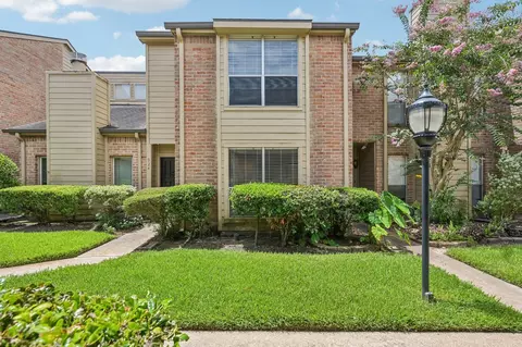 924 Memorial Village Dr #26, Houston, TX 77024