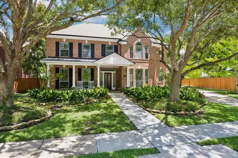 7535 Guinevere Dr, Sugar Land, TX 77479