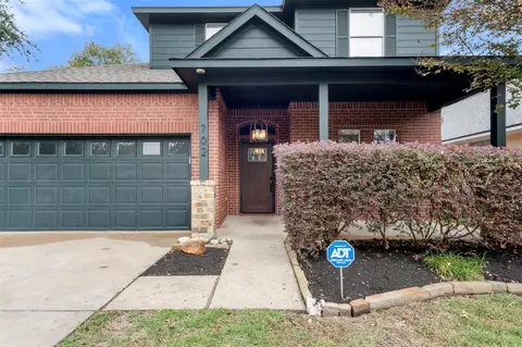 702 Clayton St, Tomball, TX 77375