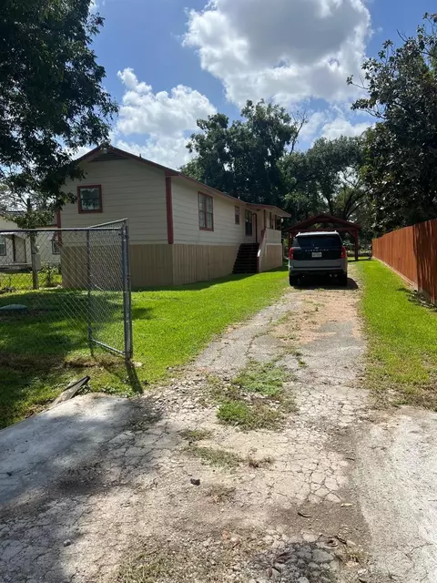 5726 Etheline Dr, Houston, TX 77039