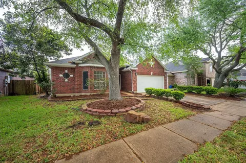 3823 Addison Dr, Pearland, TX 77584