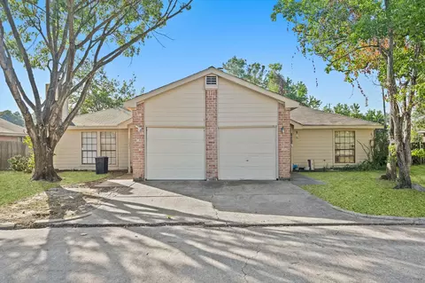 10021 Emerald Creek Dr, Houston, TX 77070