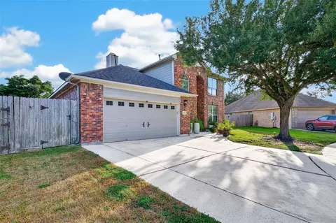 113 Erin Ct, La Porte, TX 77571