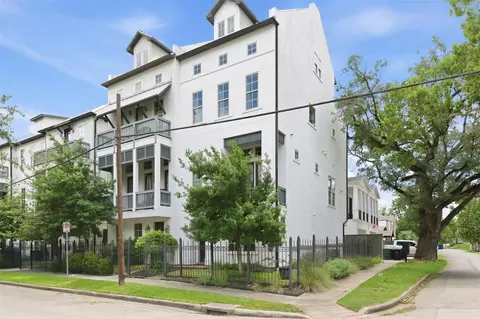 2702 Cortlandt St, Houston, TX 77008
