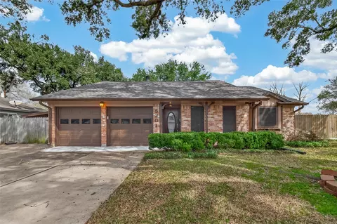 5201 Cunningham Dr, Pearland, TX 77581