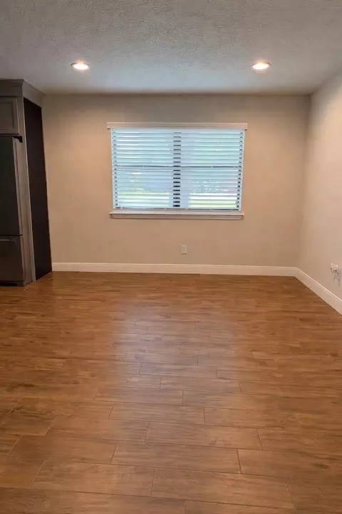 Living - 19103 Whitewood Dr, Spring, TX 77373 photo 2 of 6