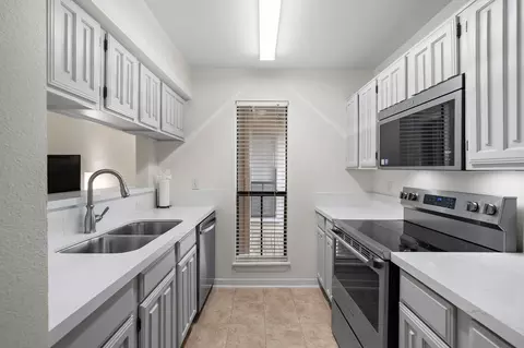 3500 Tangle Brush Dr #28, The Woodlands, TX 77381