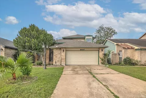 8667 Vinkins Rd, Houston, TX 77071