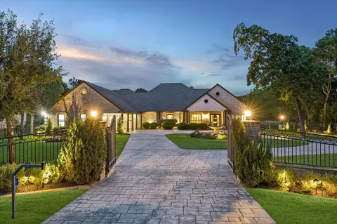 9426 Deer Path Ln, Magnolia, TX 77354
