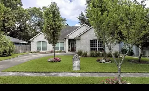 1914 Restridge Dr, Houston, TX 77055