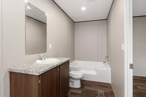 Bath - 164 Tripletree St, Lufkin, TX 75904 photo 1 of 3