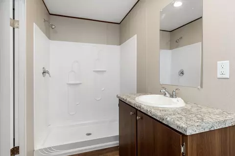 Bath - 164 Tripletree St, Lufkin, TX 75904 photo 2 of 3