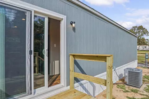 Exterior - 164 Tripletree St, Lufkin, TX 75904 photo 5 of 8