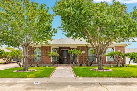 42 W Dansby Dr, Galveston, TX 77551