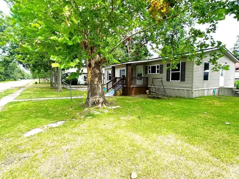185 N Maple St, Trinity, TX 75862 photo 1