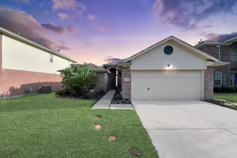 10310 Mills Pass Dr, Houston, TX 77070