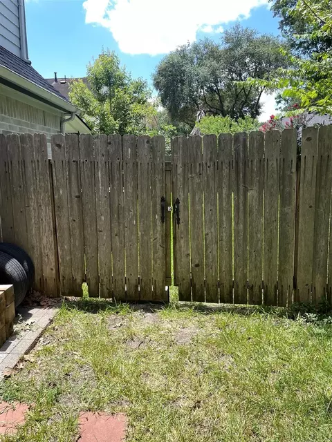 Exterior - 3427 Ramsgate Dr, Spring, TX 77388 photo 4 of 8