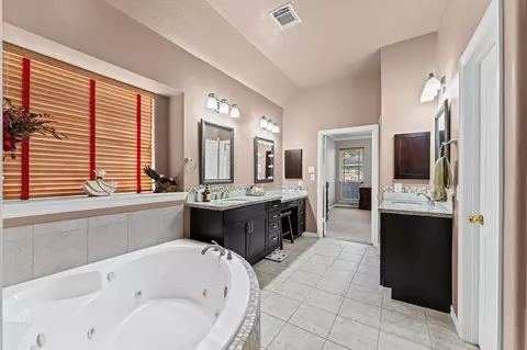 Bath - 6714 Sage Grass Ln, Spring, TX 77379 photo 2 of 4