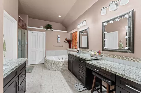 Bath - 6714 Sage Grass Ln, Spring, TX 77379 photo 1 of 4