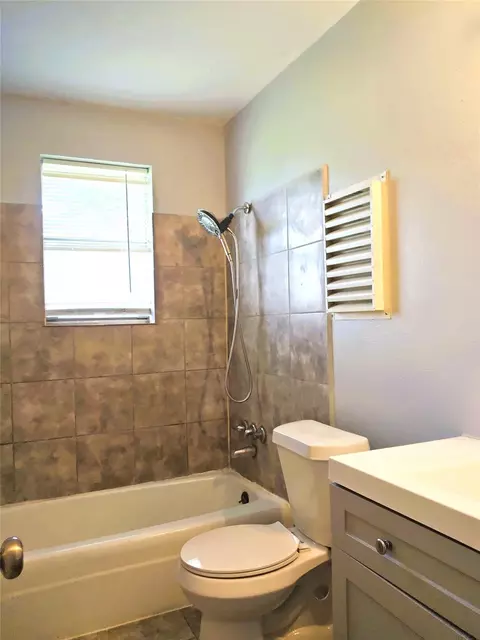 107 Cypress St, Trinity, TX 75862 photo 4