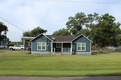 308 W Velasco St, Brazoria, TX 77422