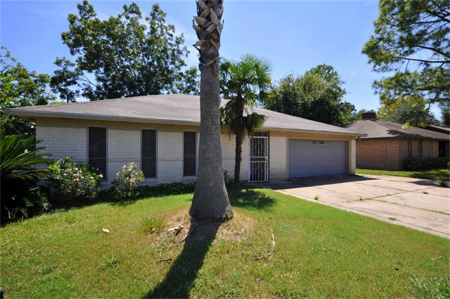 4727 Brookston St, Houston, TX 77045 photo 1