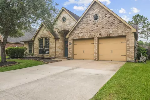 2816 Leafwood Ln, Pearland, TX 77584