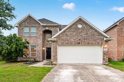10015 Chase Ct, Baytown, TX 77521