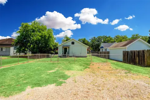 523 E Mulberry St, Angleton, TX 77515 photo 14