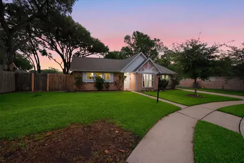 9718 Rathbone Dr, Houston, TX 77031